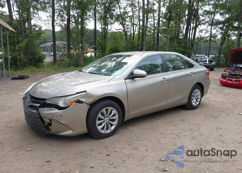 2015 Toyota Camry Le z USA, uszkodzony, nr VIN 4T4BF1FK5FR487267